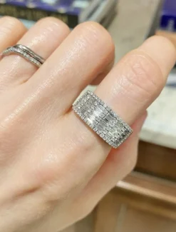 Bague en or blanc et diamants