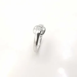 Bague en or blanc et diamants