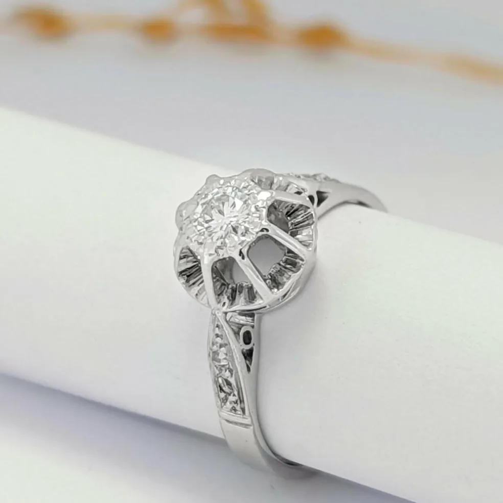 Bague en or blanc et diamant