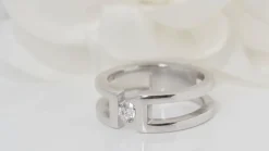 Bague en or blanc et diamant