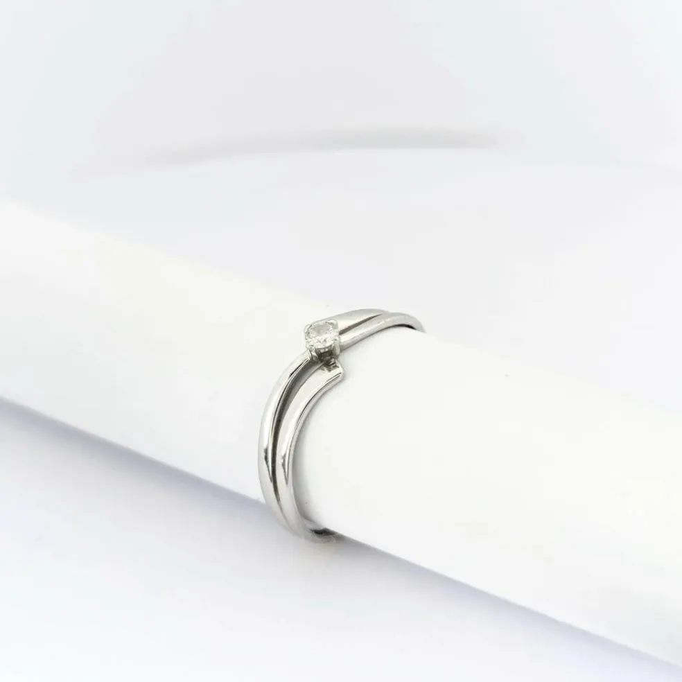 Bague en or blanc et diamant