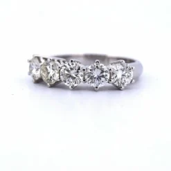 Bague en or blanc et diamant