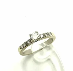 Bague en or blanc et diamants de Biandrate Gioielli