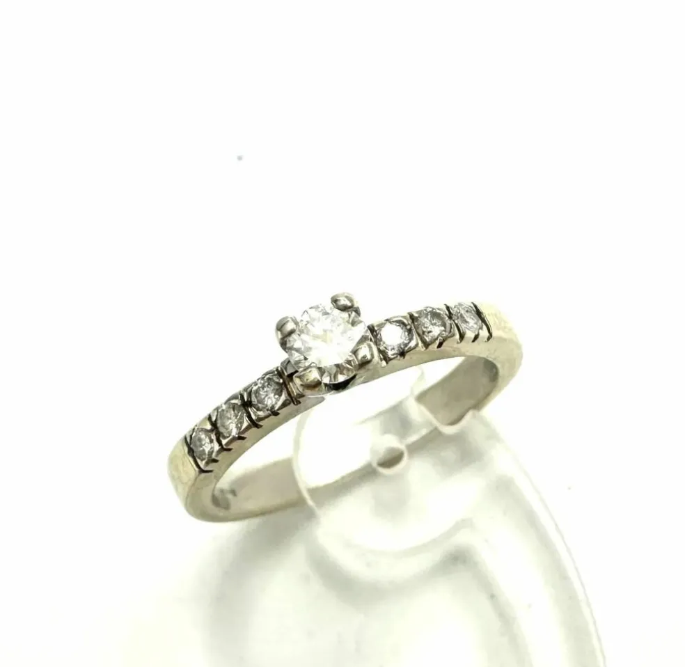 Bague en or blanc et diamants de Biandrate Gioielli