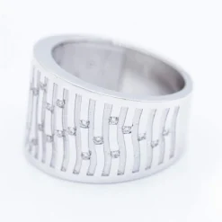 Bague en or blanc et diamants