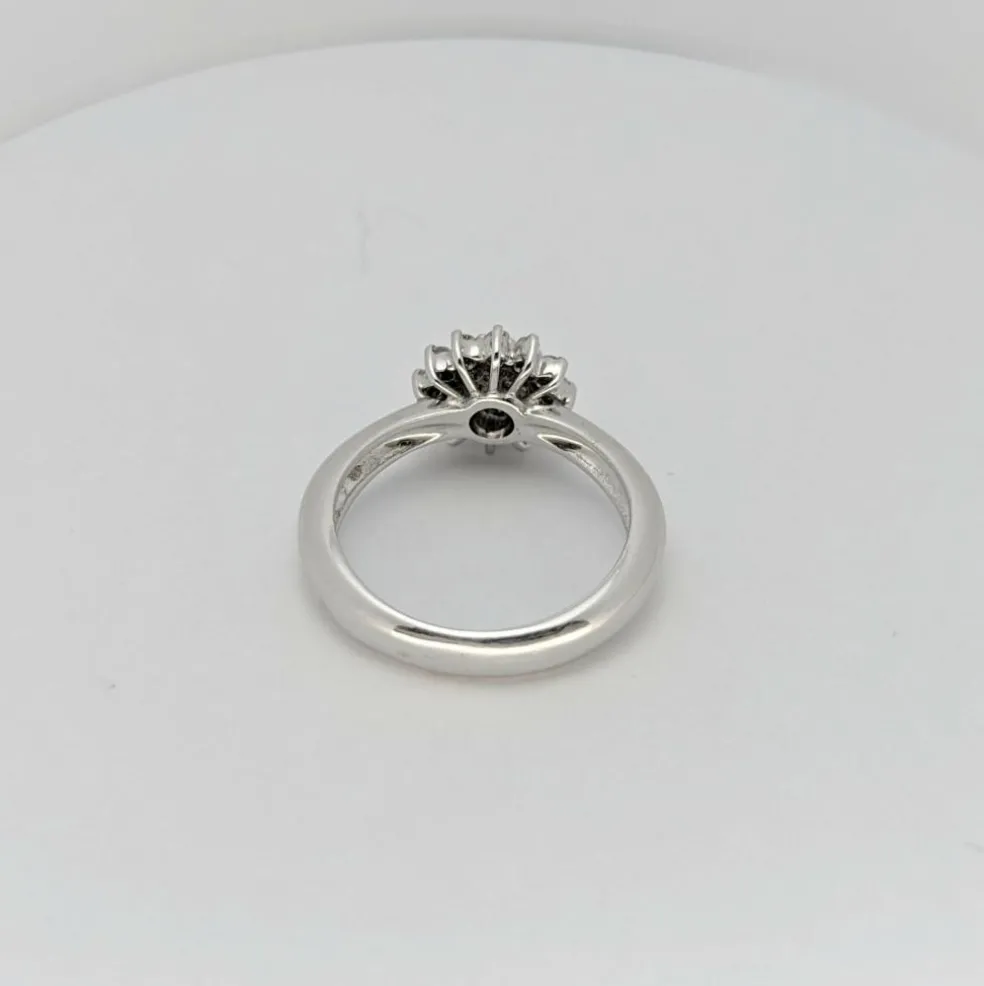 Bague en or blanc et diamants
