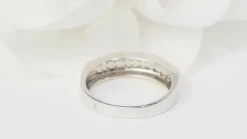 Bague en or blanc et diamants
