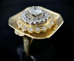 Bague en or blanc et jaune sertie de 1,80 carats de diamants