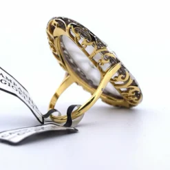 Bague en or blanc et jaune avec cristal de roche