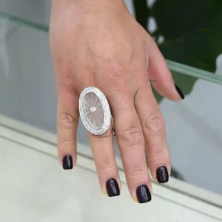 Bague en or blanc et jaune avec cristal de roche