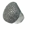 Bague en or blanc et pavage en diamants