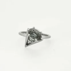 Bague en or blanc et tourmaline