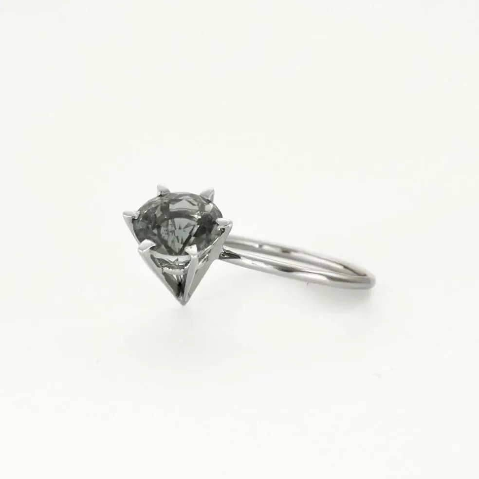 Bague en or blanc et tourmaline