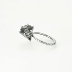 Bague en or blanc et tourmaline