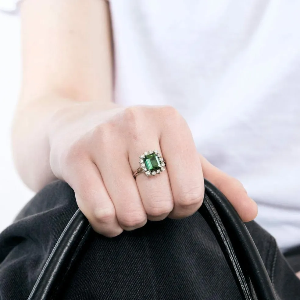 Bague en or blanc 18K (750 millièmes) et tourmaline verte