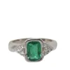Bague en or blanc, émeraude et diamants