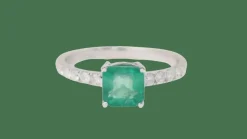 Bague en or blanc, émeraude carrée et diamants