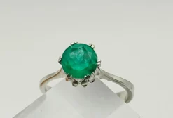Bague en or blanc, Émeraude naturelle de Colombie