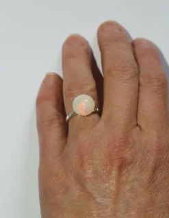 Bague en or blanc Opale et diamants