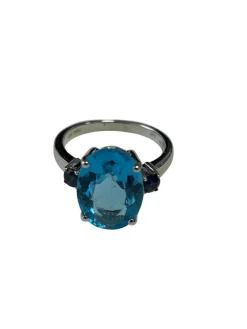 Bague en or blanc ornée d'une Topaze