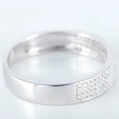 Bague en or blanc pavage diamants