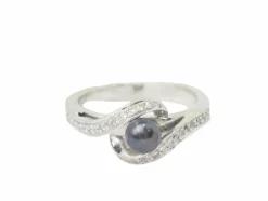 Bague en or blanc, perle de Tahiti et diamants
