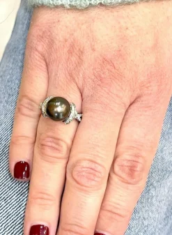Bague en or blanc, perle de Tahiti et diamants