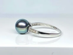Bague en or blanc, perle de Tahiti et diamants