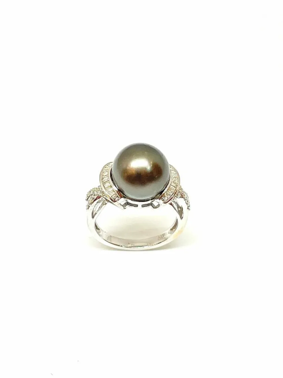 Bague en or blanc, perle de Tahiti et diamants