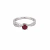 Bague en or blanc, rubis et diamants