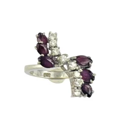 Bague en Or blanc, Rubis & Diamants