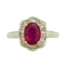 Bague en Or blanc, rubis et de diamants