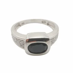 Bague en or blanc saphir et diamants