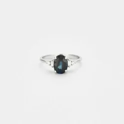 Bague en or blanc Saphir et diamants