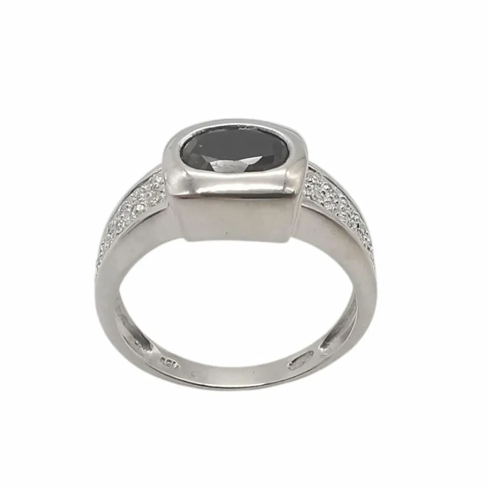 Bague en or blanc saphir et diamants