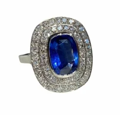 Bague en or blanc saphir et diamants
