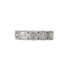 Bague en or blanc sertie de 5 fleurs en diamants