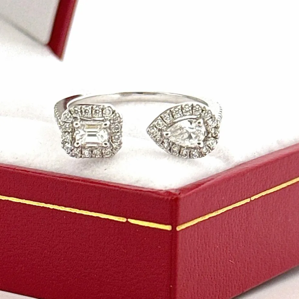 Bague en or blanc sertie de diamants