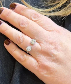Bague en or blanc sertie de diamants