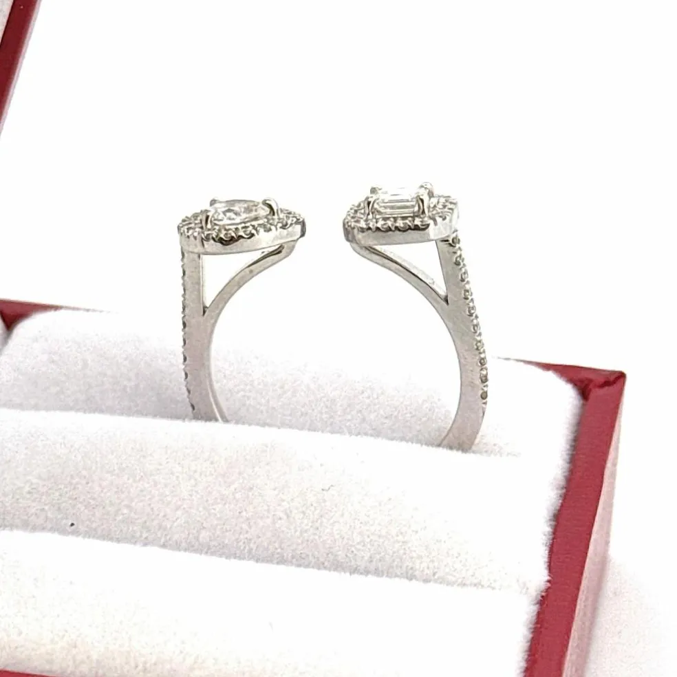 Bague en or blanc sertie de diamants