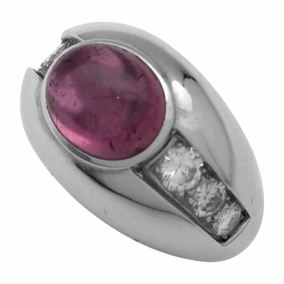 Bague en or blanc, tourmaline rose et diamants.