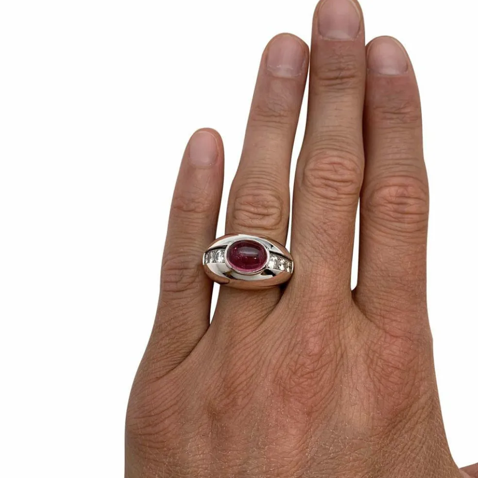 Bague en or blanc, tourmaline rose et diamants.