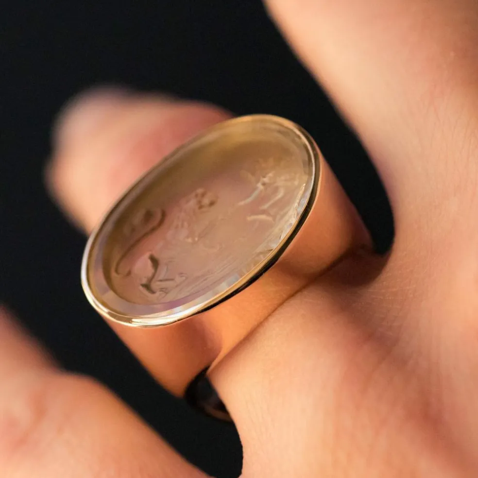 Bague en or camée sur quartz