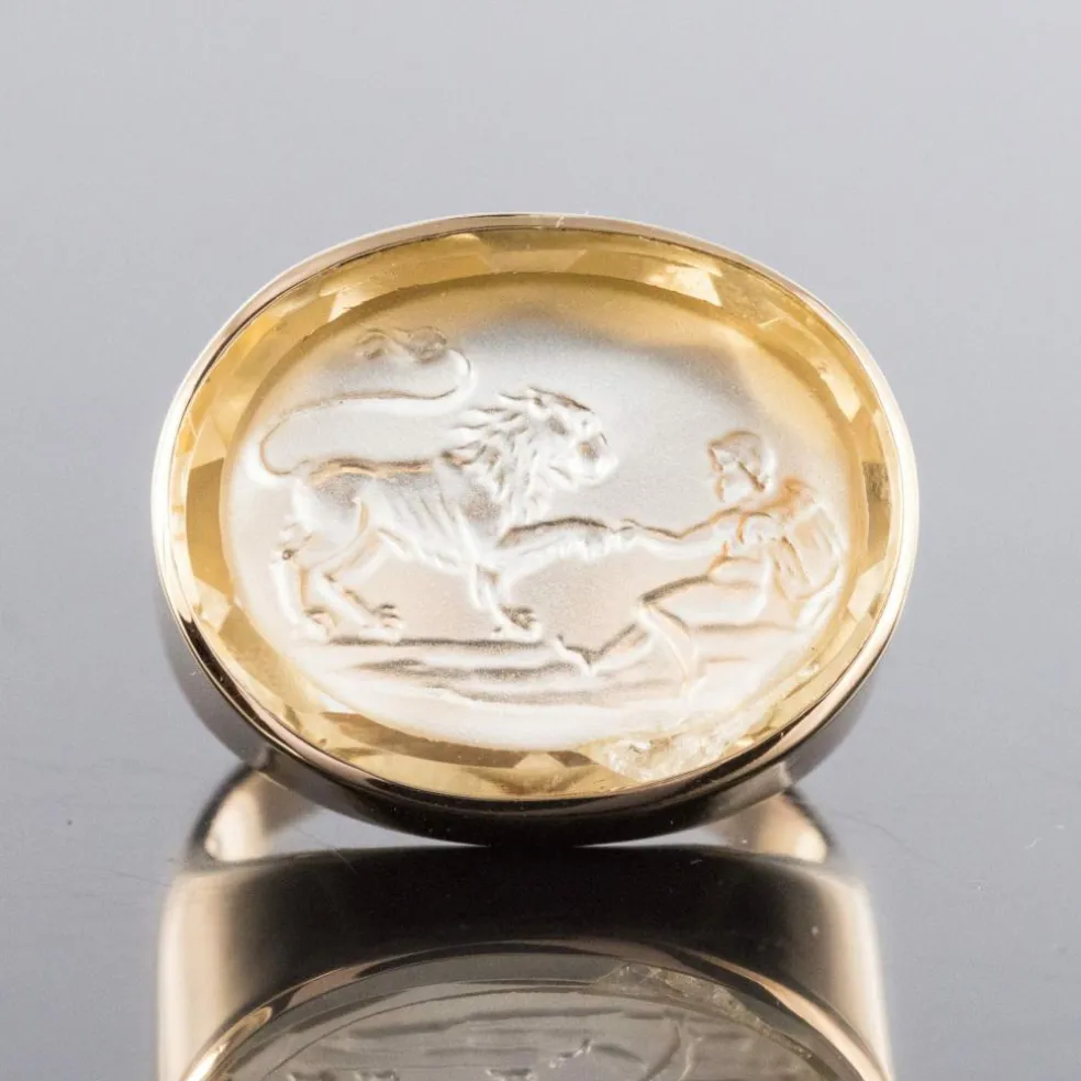 Bague en or camée sur quartz
