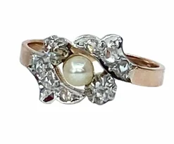 Bague en or, diamants et perle