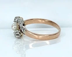 Bague en or, diamants et perle