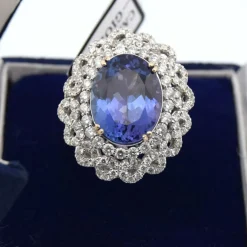 Bague en or et diamants tanzanite