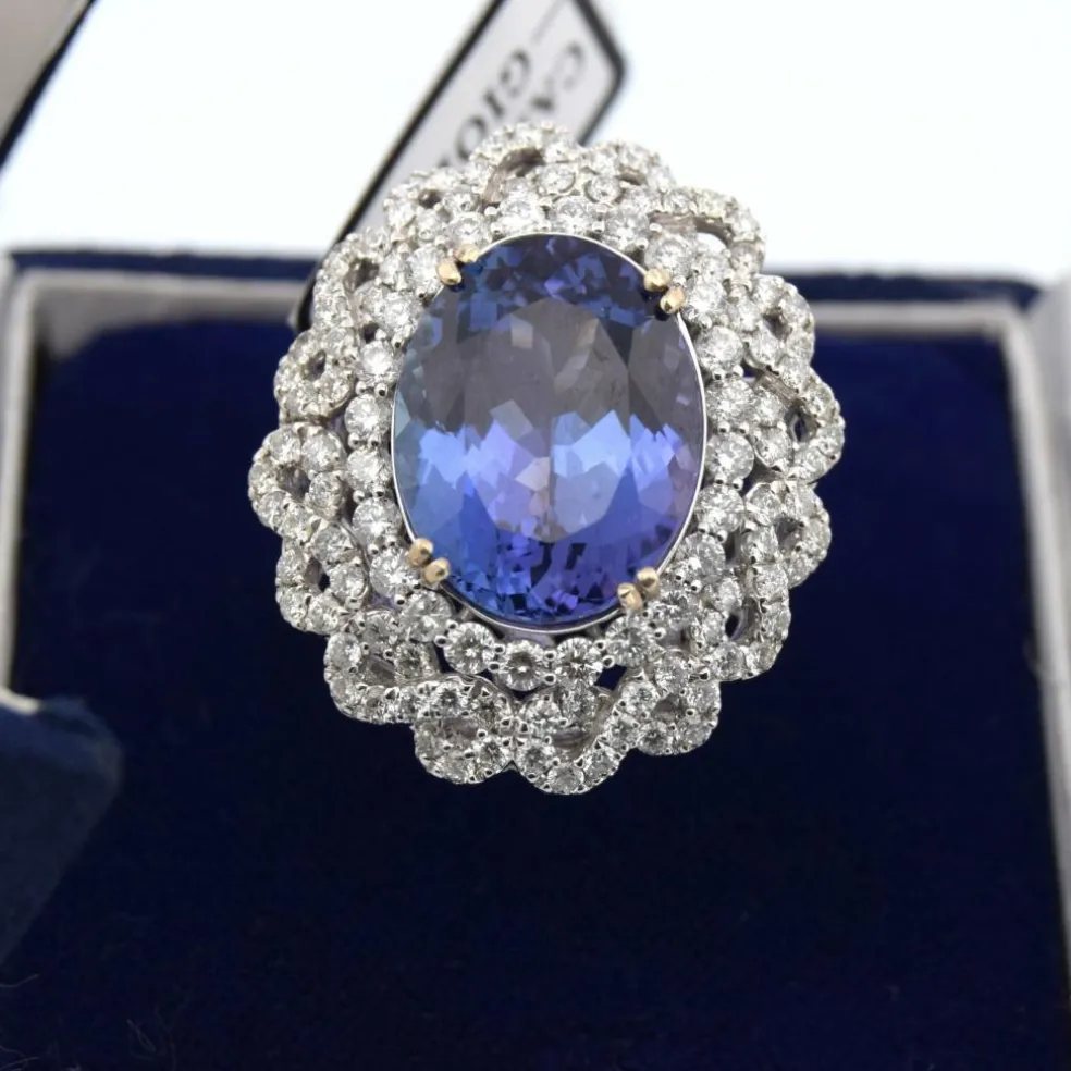 Bague en or et diamants tanzanite
