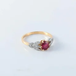 Bague en or et rubis