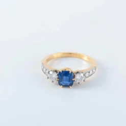 Bague en or et saphir